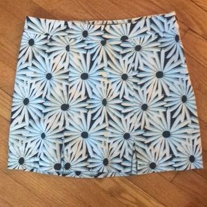 Vineyard vine daisy print skirt size 4